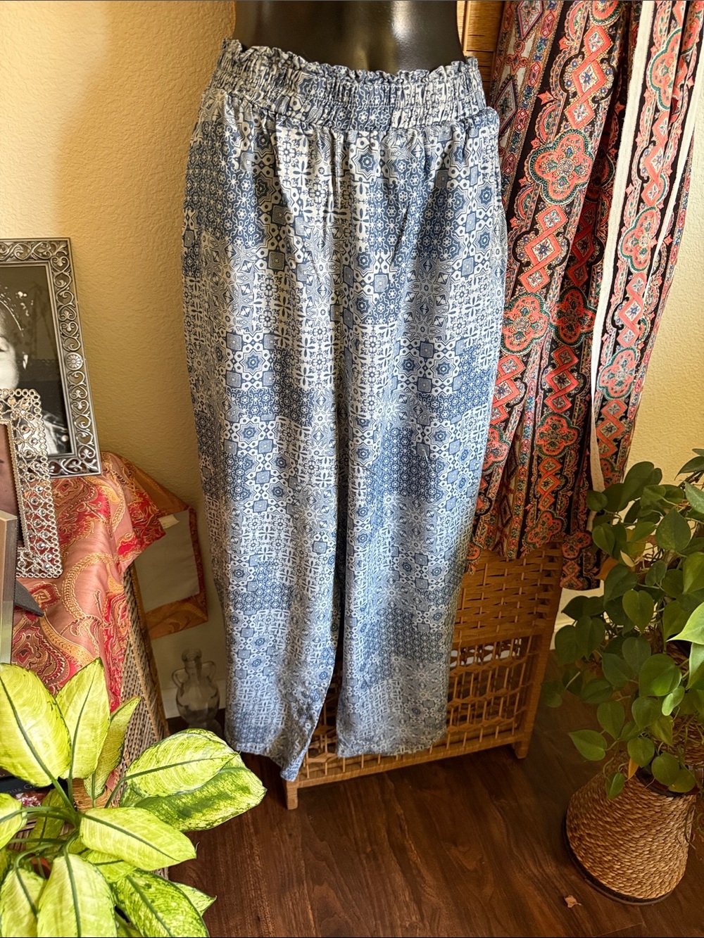 Jane and Delancey Blue and White Printed Wide-Leg Pants